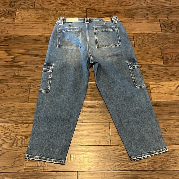 American Eagle Super High Rise Ankle Straight NWT Size 14 Short - Picture 2 of 16